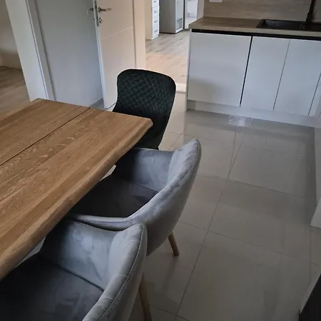 Jela Apartment *