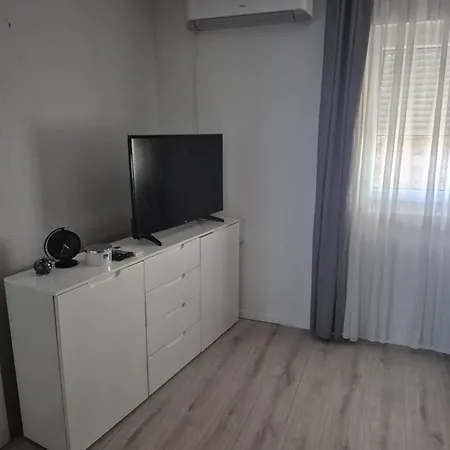 Jela Apartment *