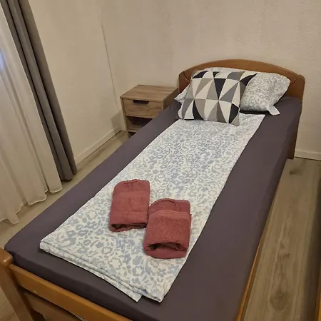 Apartamento Jela *